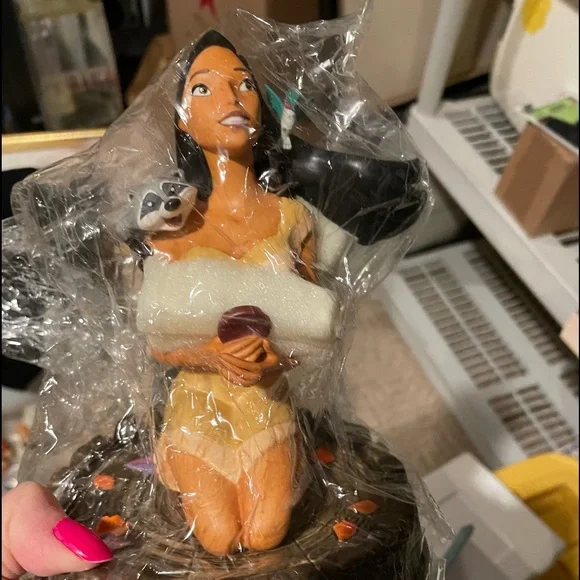 🆕 Pocahontas Disney figurine